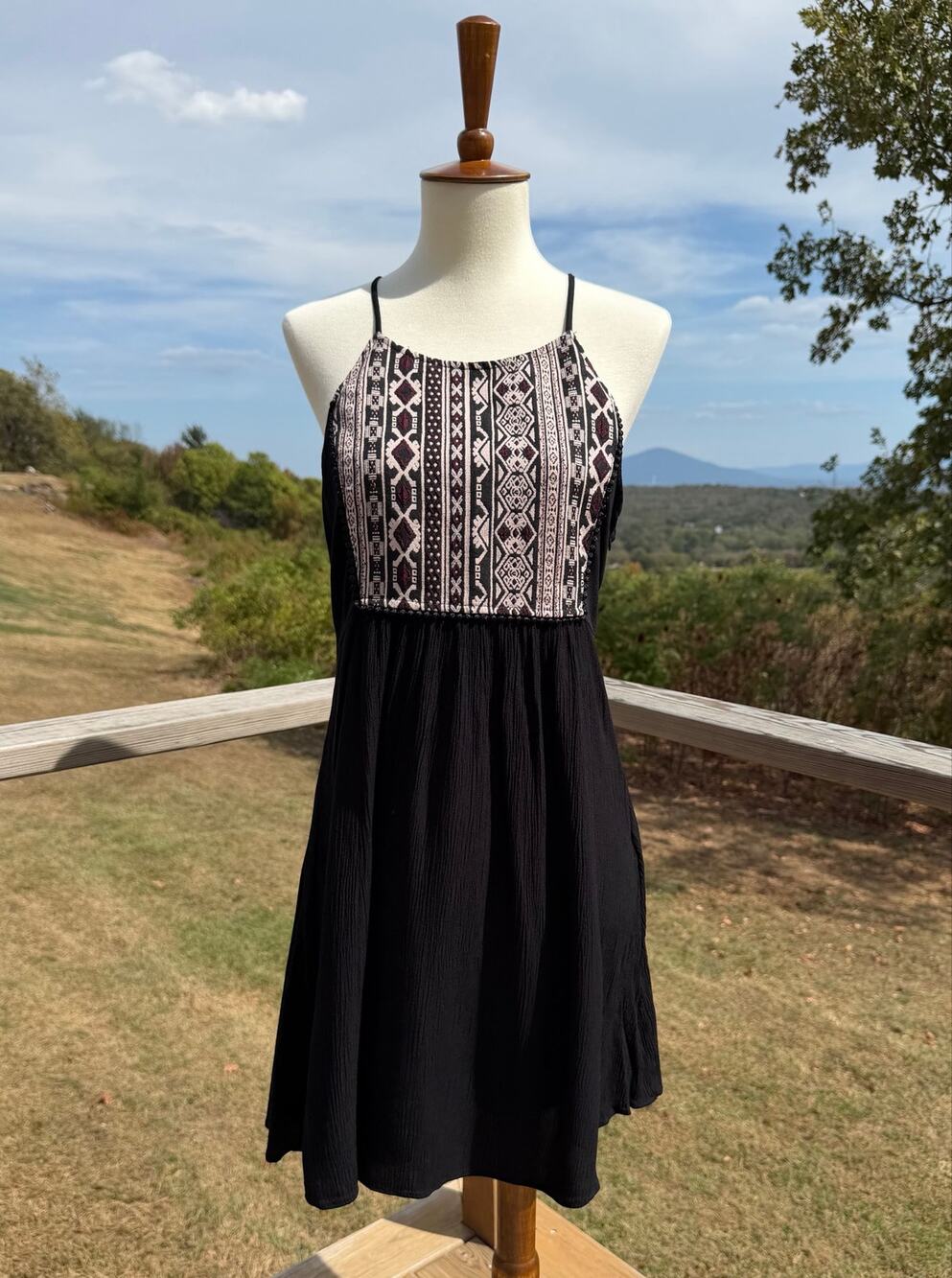 Hollister California Boho Black High Neck Keyhole Back Mini Dress Size Small